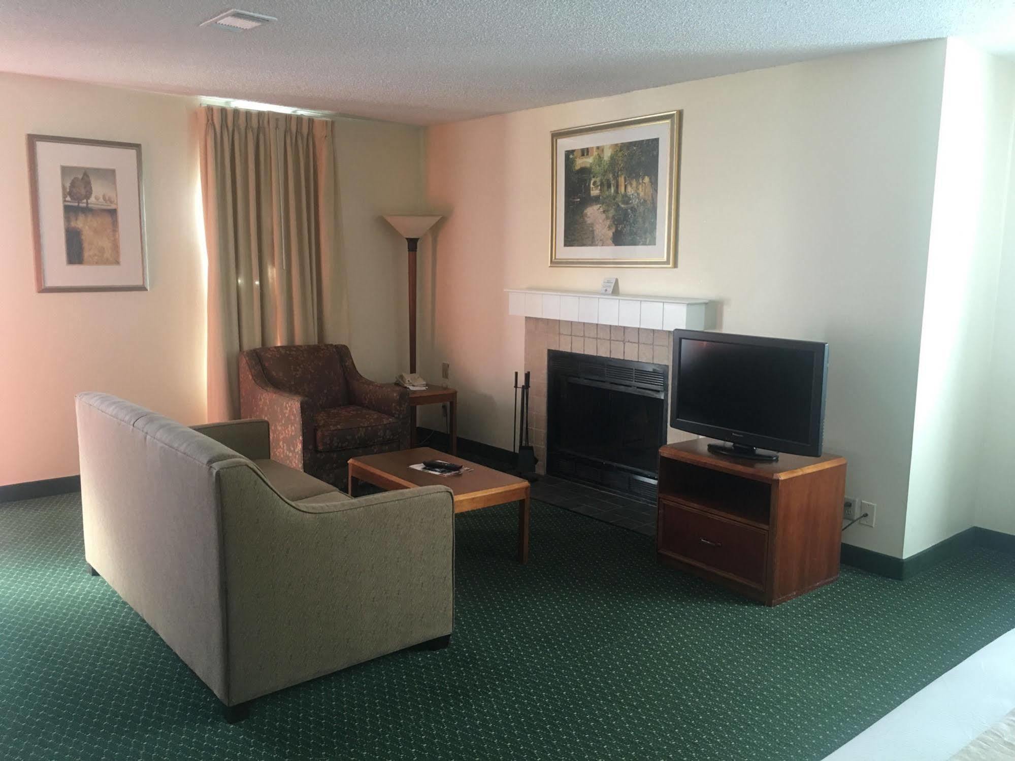 Fairbridge Inn & Suites - Akron Copley Township - West Esterno foto